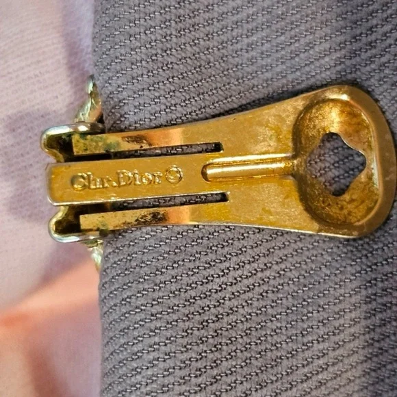 Christian Dior Vintage 1980’s Gold-Tone Clip-On Earrings with Dust Bag - Picture 5 of 13